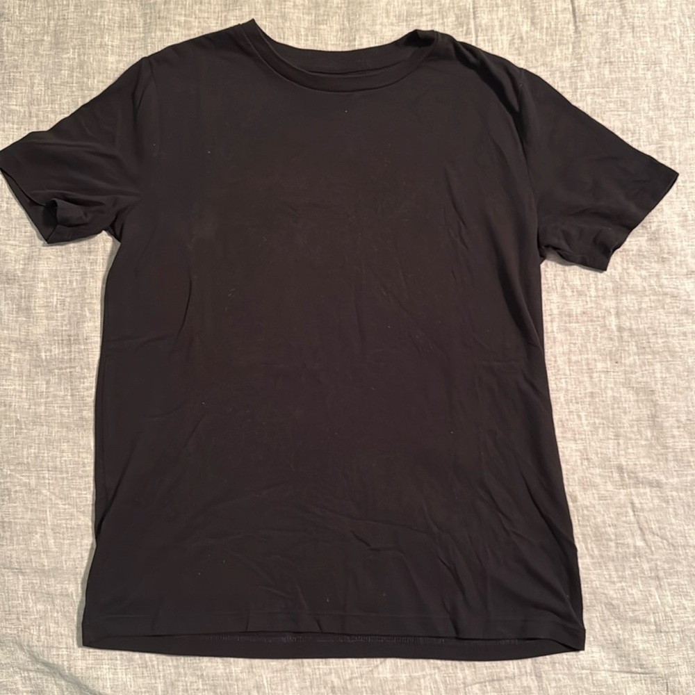 Old Navy Kid’s black T-Shirt
